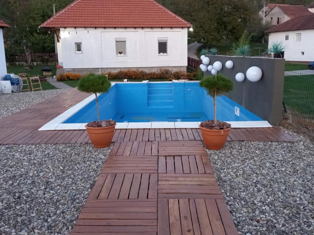 Pensjonat Skriveni Raj Gornji Milanovac Zewnętrze zdjęcie